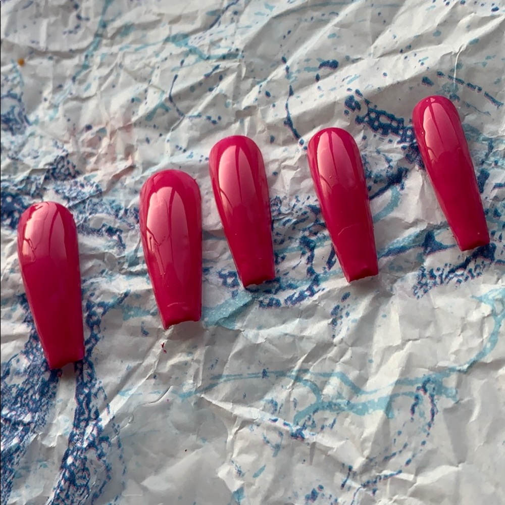 Basic pink press on nails